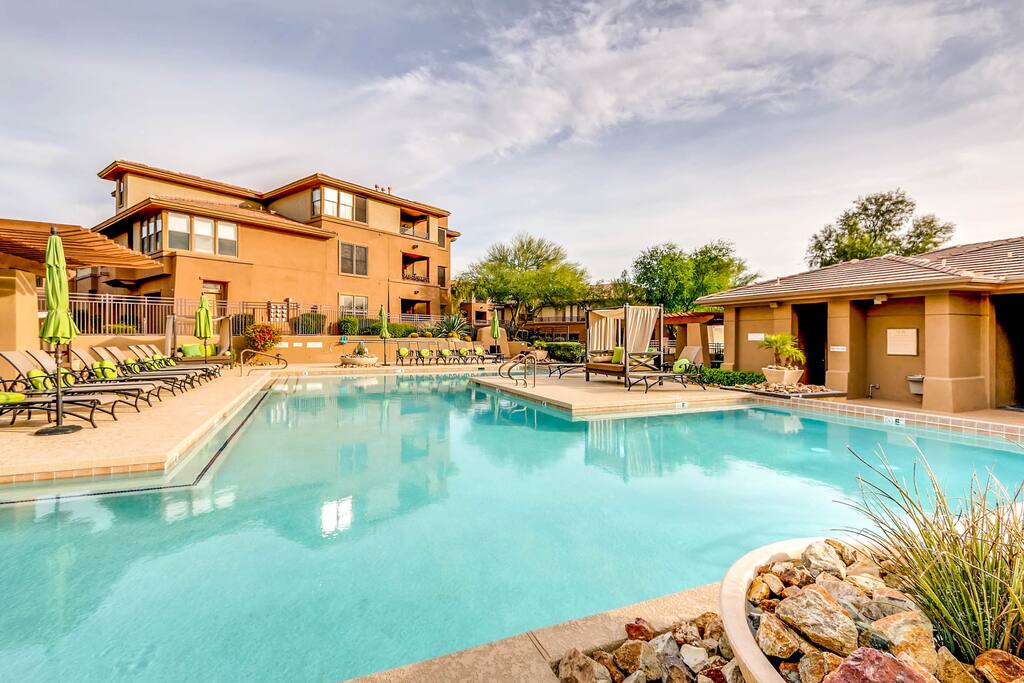 2nd Heated Pool & Hot Tub