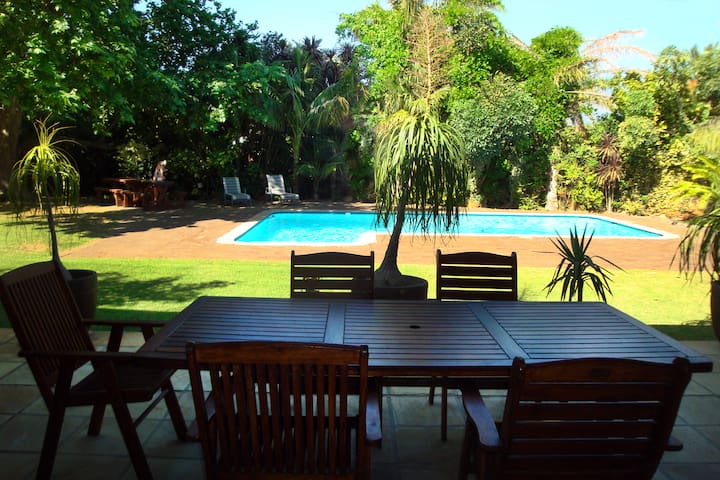 Tall Tree Family Home with Large Pool