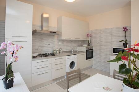 Get Cecina Holiday Rentals Homes Tuscany Italy Airbnb For Android Free Wallpaper Cecina Holiday Rentals Homes Tuscany Italy Airbnb Free HD