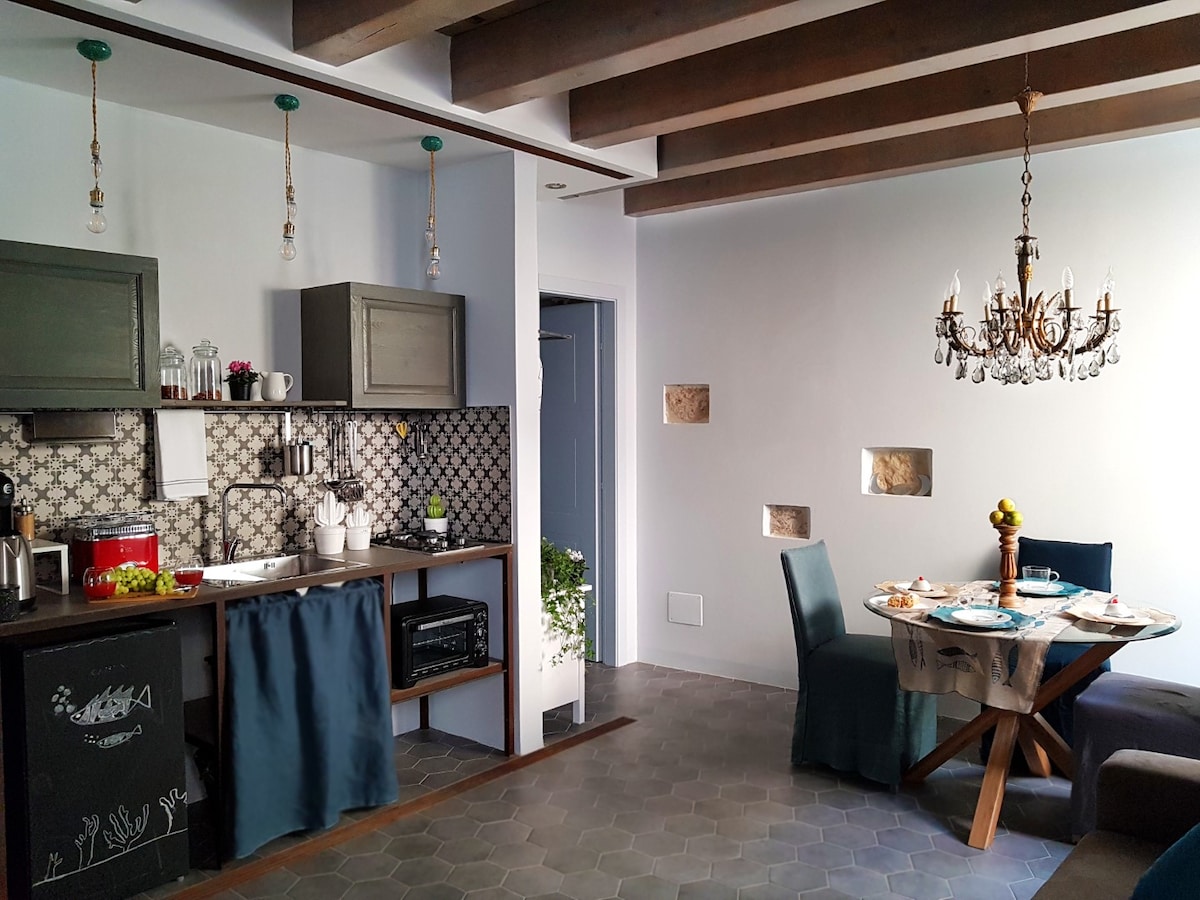 Top performing Airbnb: Watercolor... all the shades of the island in Siracusa