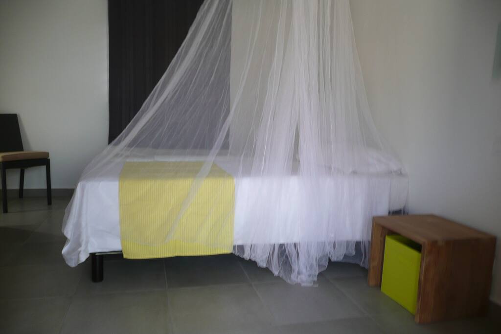 Chambre 2, avec lits jumeaux de 80 x 200.
