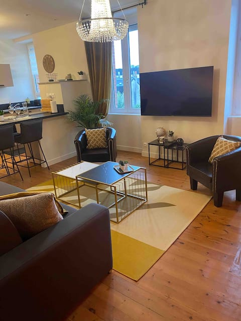 Popular Airbnb listing: Downtown apartment in Cherbourg En Cotentin