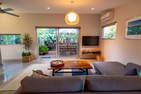 The Little Orchid. Gorgeous Couples Retreat...