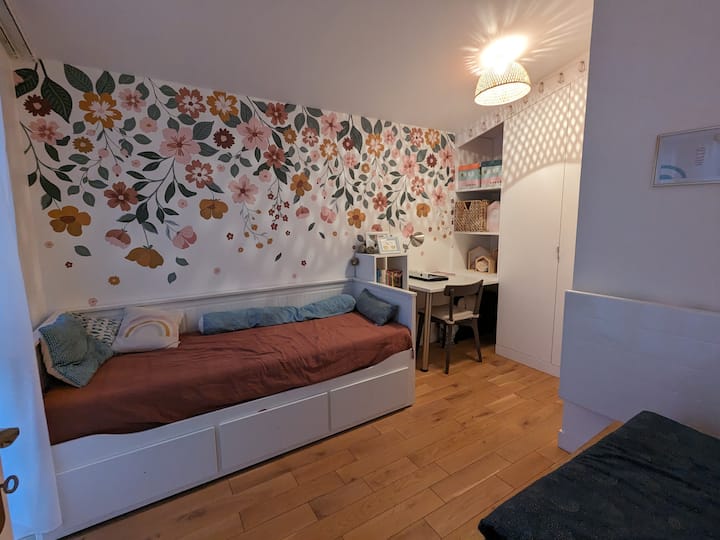 Camera con letto matrimoniale estraibile (2x90)