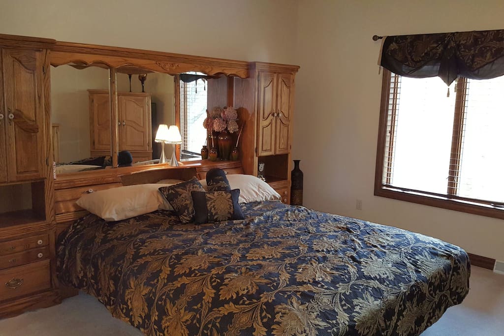 2nd bedroom