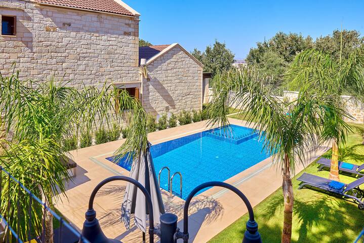 Aktis luxury villa gallery image 5