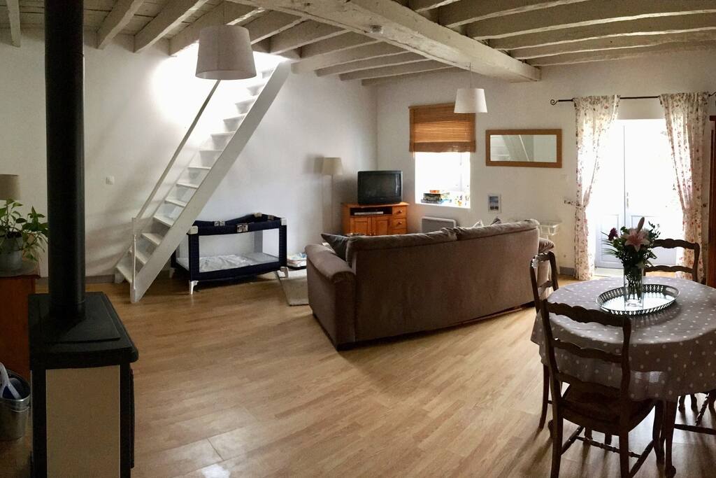 Vaste salon / salle à manger