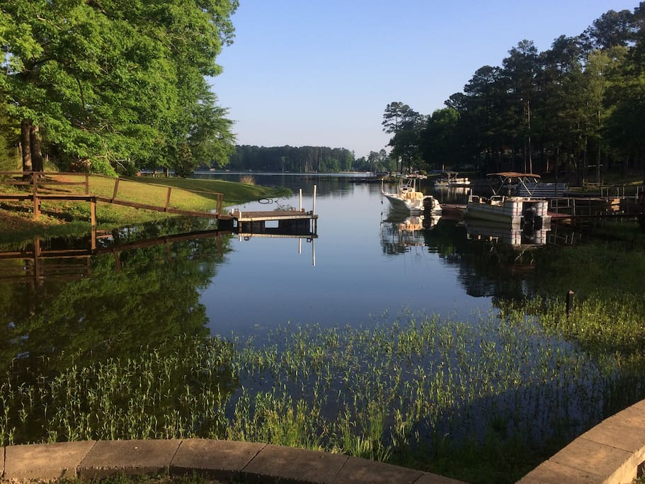 Pergola Lake View, Pontoon is location of your private Slip