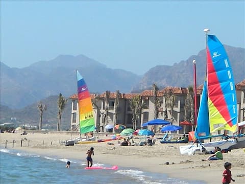 Bahia Delfin Beach Condo