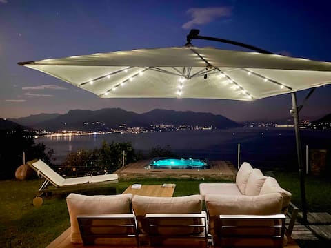 A stunning and exclusive view over the lake