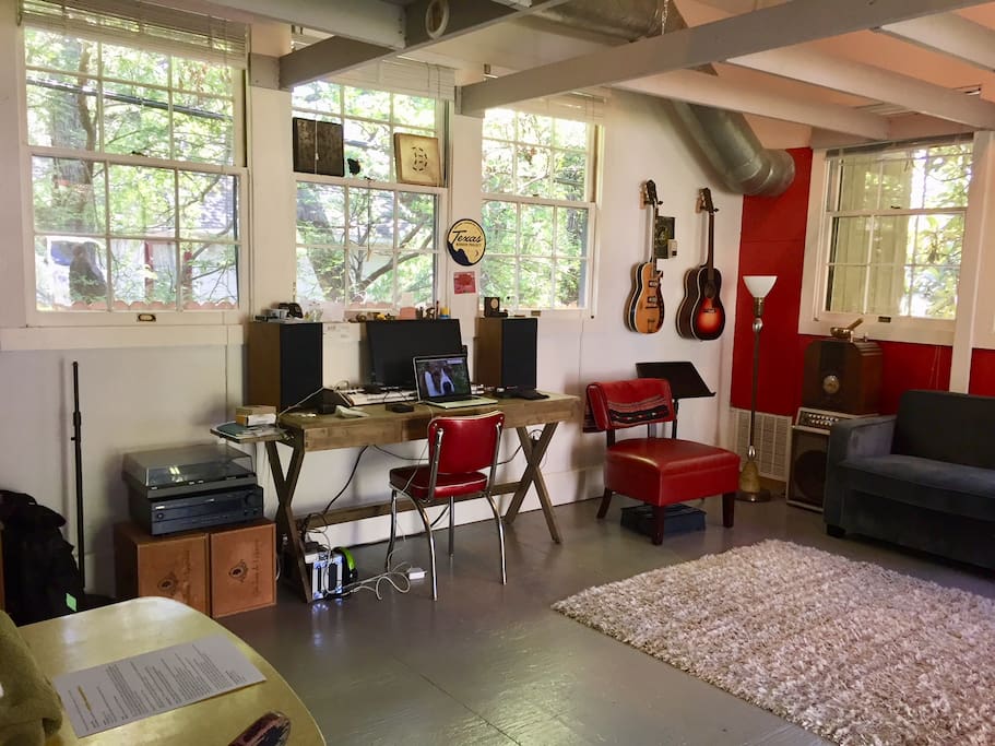 Main room, desk, monitor and stereo