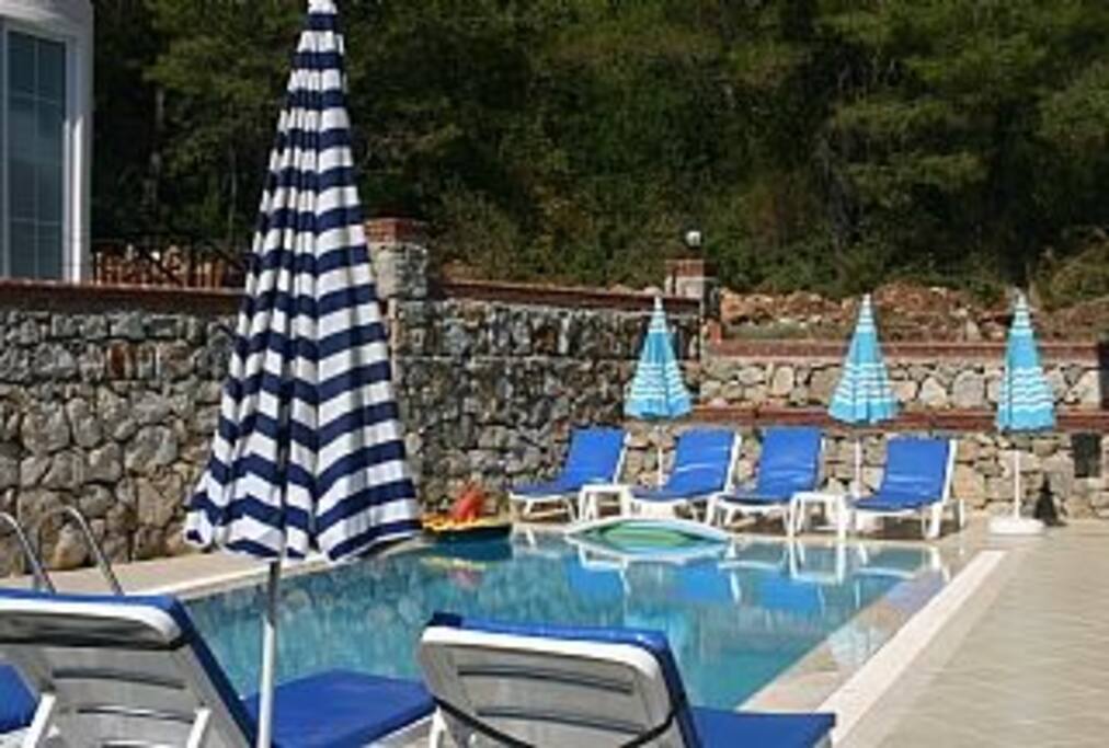 Private pool