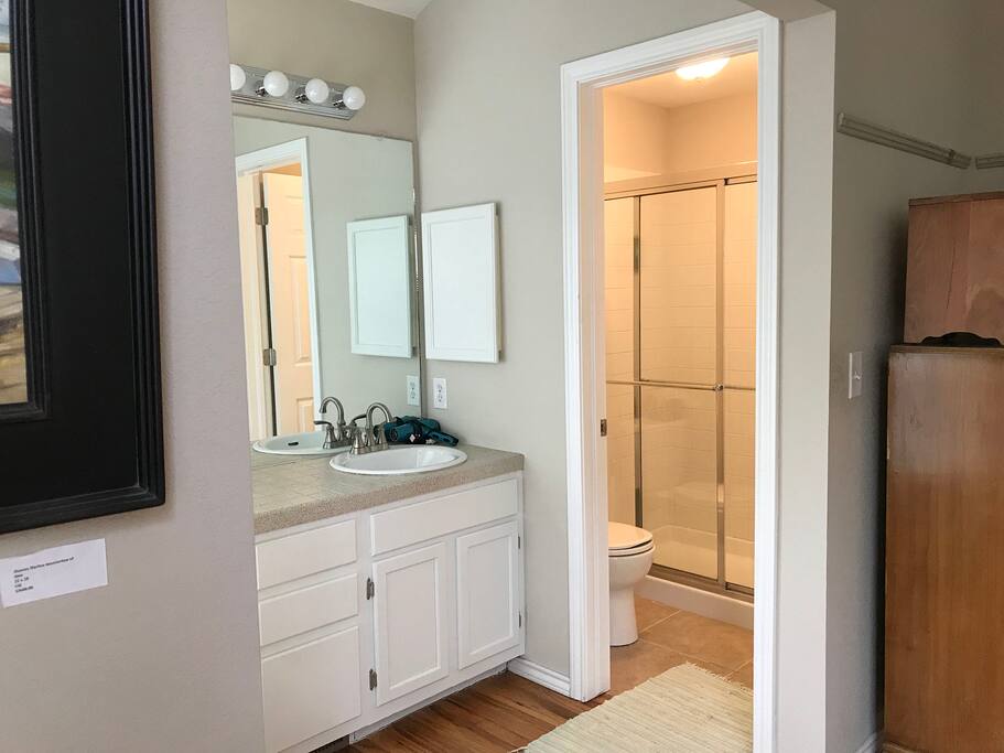 Seperated shower and toilet