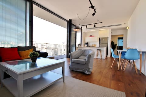 PRIVATE PARKING IN A NEW BUILDING IN PERFECT AREA