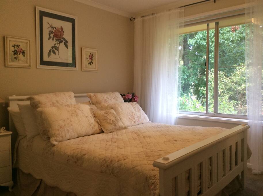 Queen size bed
