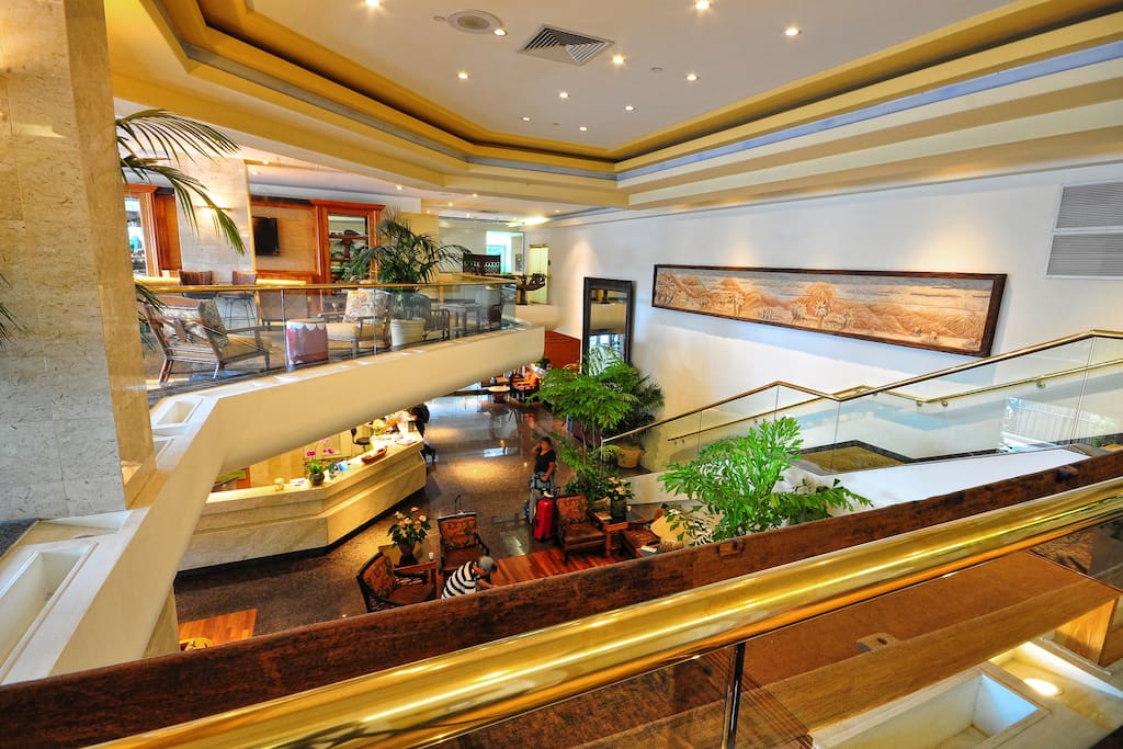 The apartment is located in the Luana Waikiki Hotel, which is rated 4 stars.