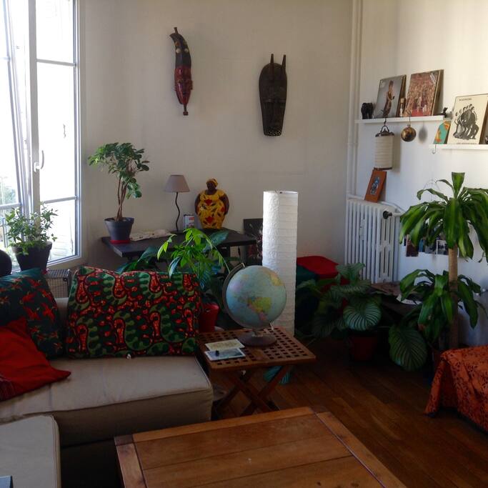 Grand salon lumineux