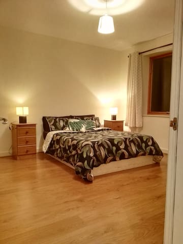 Spacious & Comfy Bedroom! PRIVATE BATHROOM!