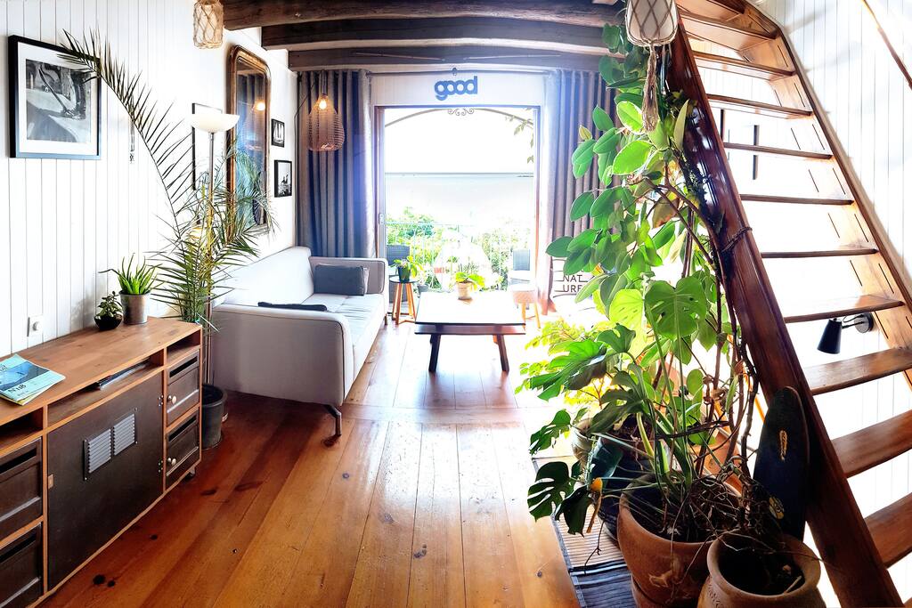 Living Room (Front of the Sea)