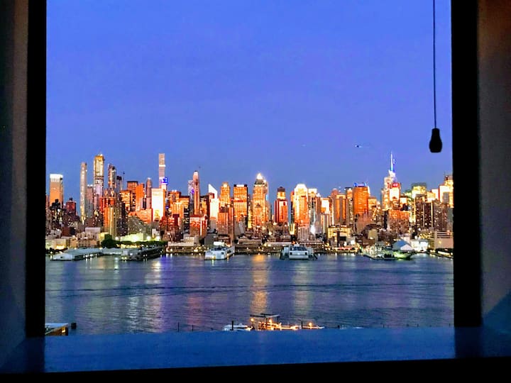 Amazing NYC Views - minutes to Times Square