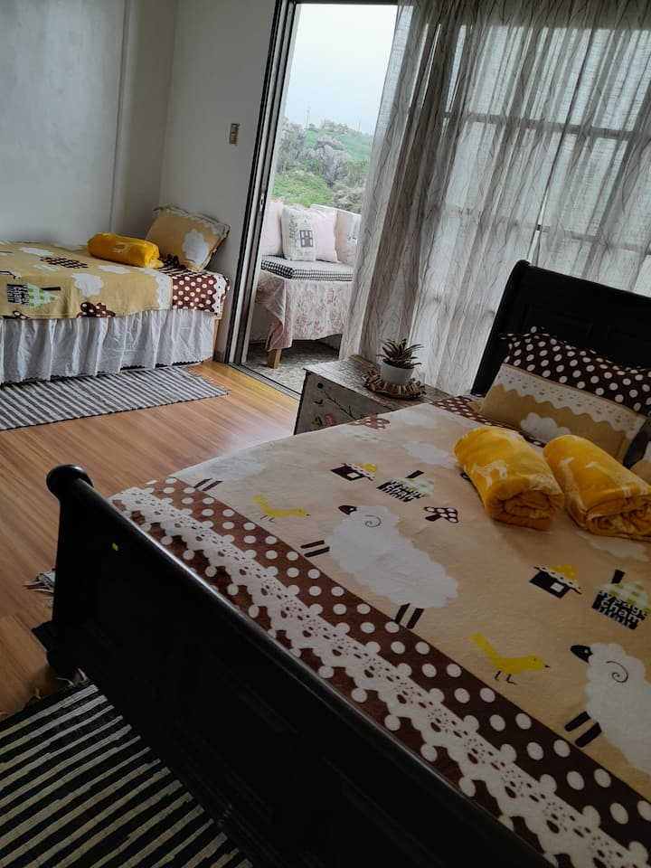 Habitación 1 con una terraza para relajarse.