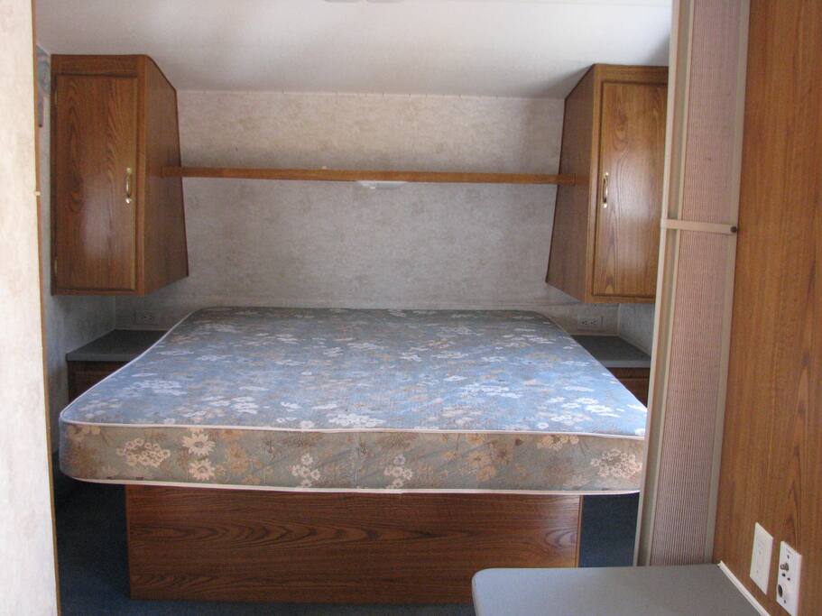queen bed