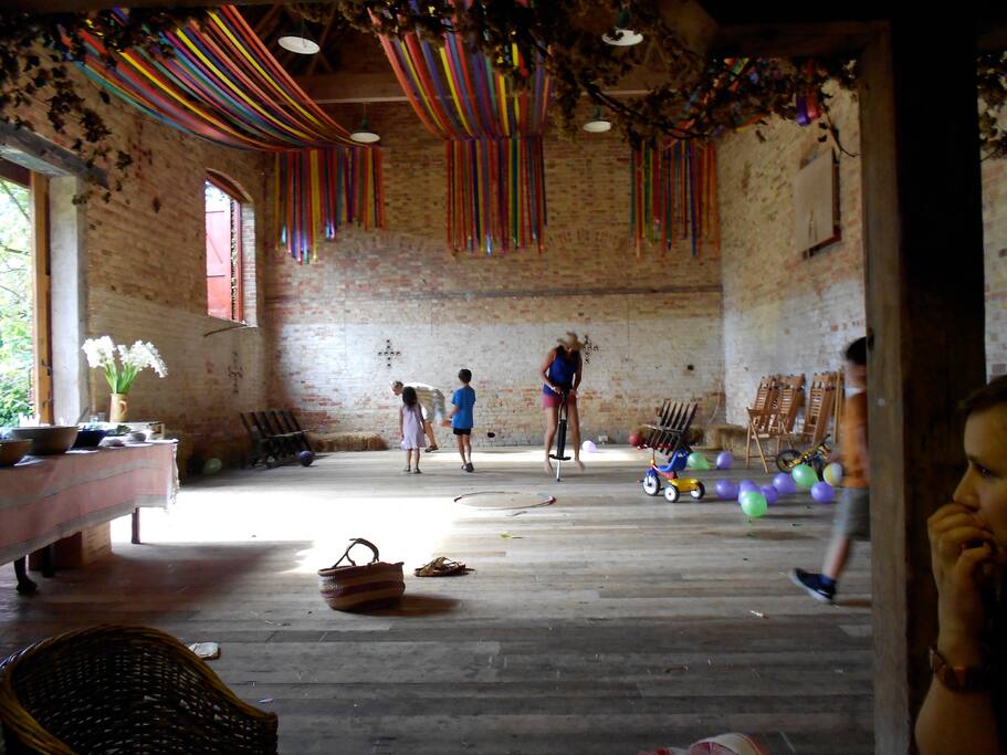 Grand hay barn
