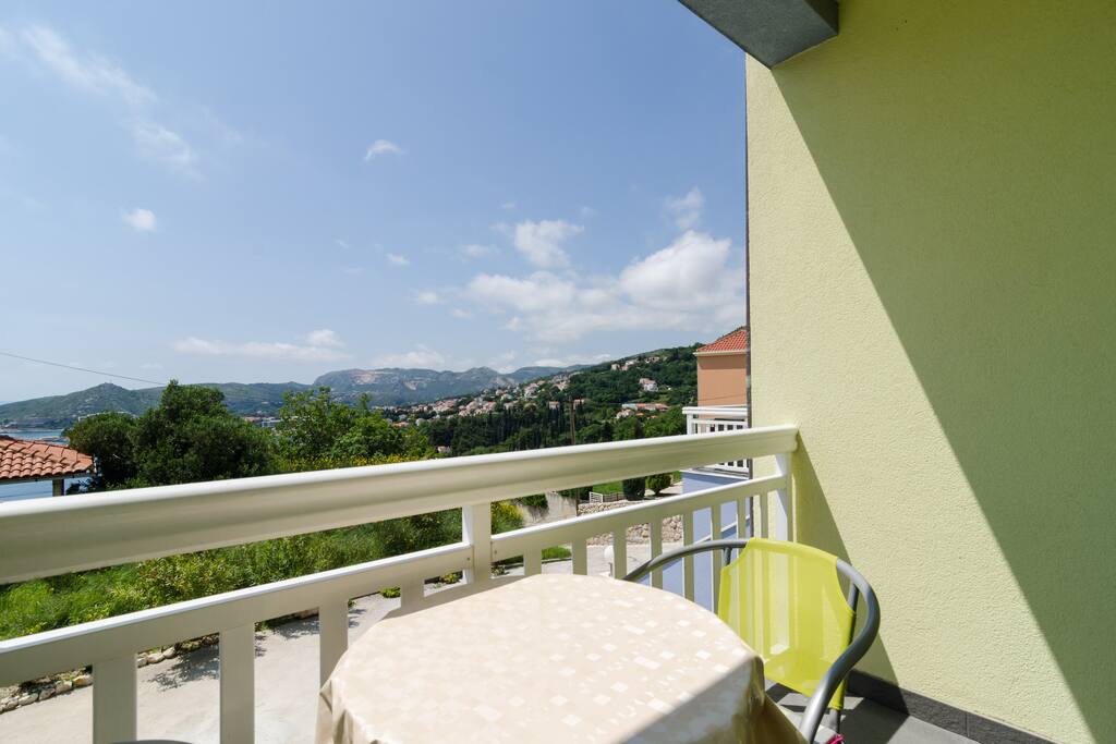 Furnished balcony with side sea view