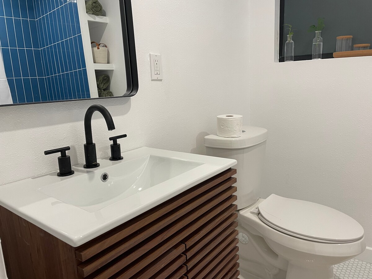 Sweet Bungalow | East Austin Retreat | Walkable