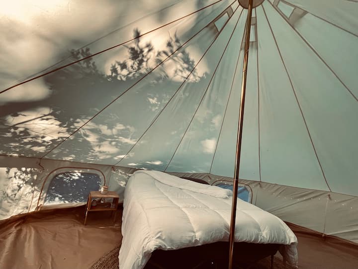 15’ Yurt ka shumë hapësirë