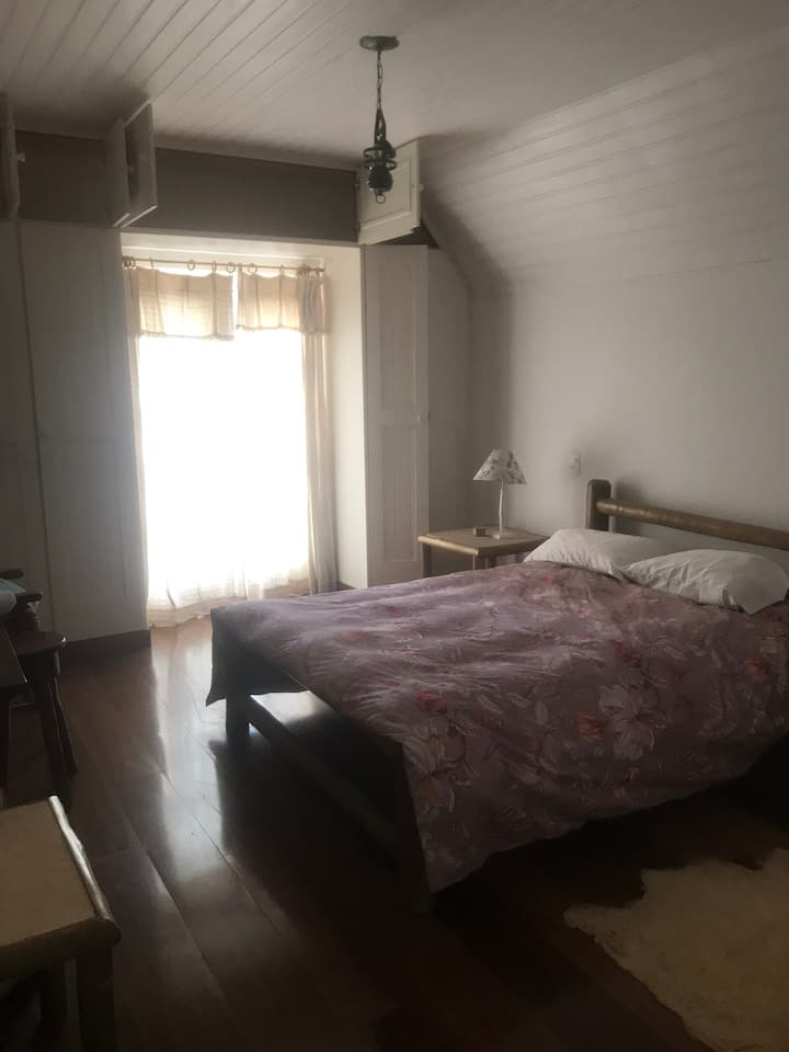 Suita 01
Kati i parë 