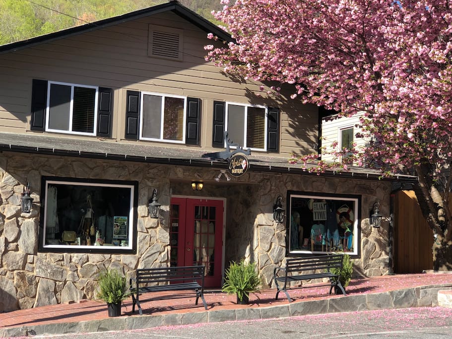 We are right on Main St. in the heart of Chimney Rock. Walk to everything!