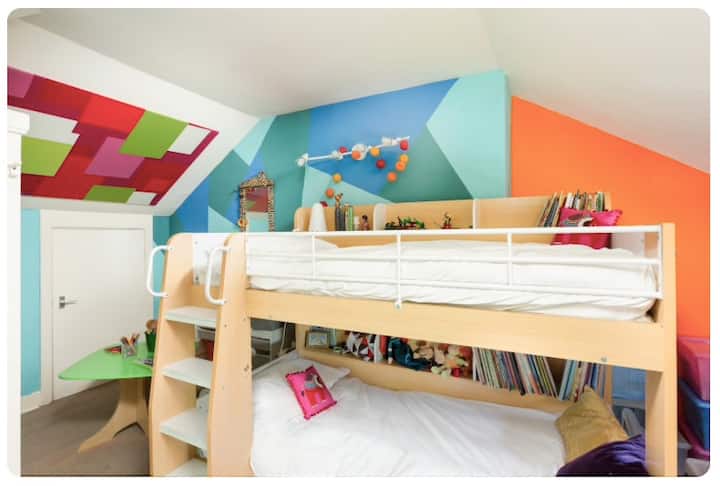 Kids Bedroom with Bunk Beds