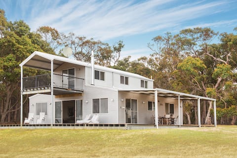 Margaret River Farmhouse - enjoy bushland escape