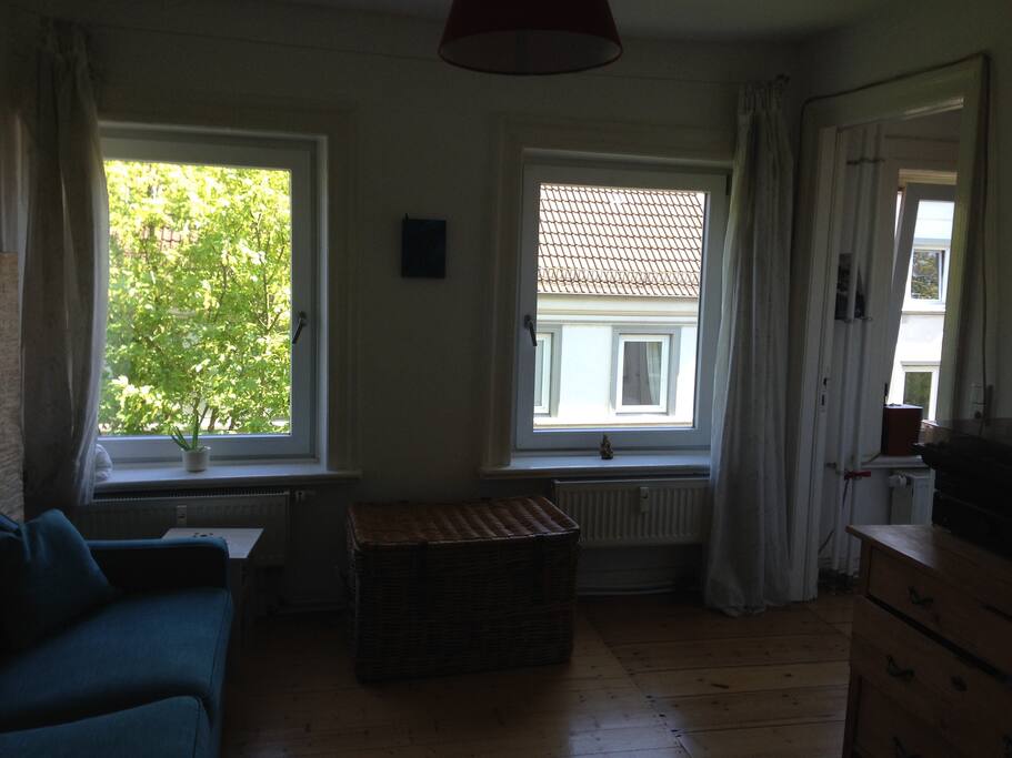 Wohnzimmer mit ausziehbarem Sofa (140x200m)