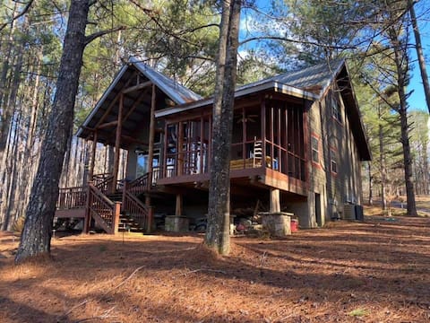 Beautiful Cabin on Private Lake