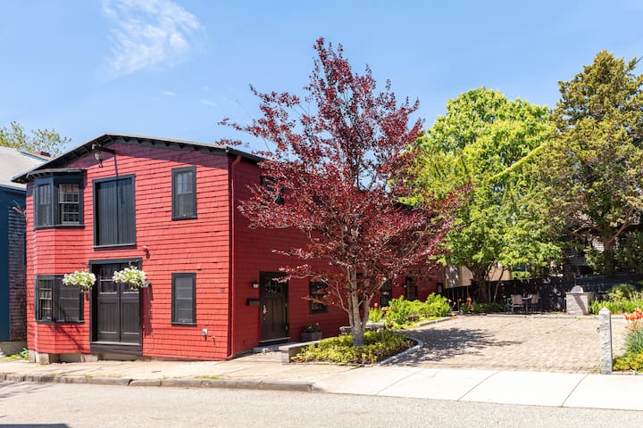 Historic, Updated Stable in Heart of Newport!