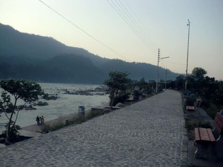 In a peaceful and clean environment you can enjoy your stay at DHAROHAR and relax in the quiet atmosphere that this place offers. It is a place where one can sit and meditate for hours at a stretch.