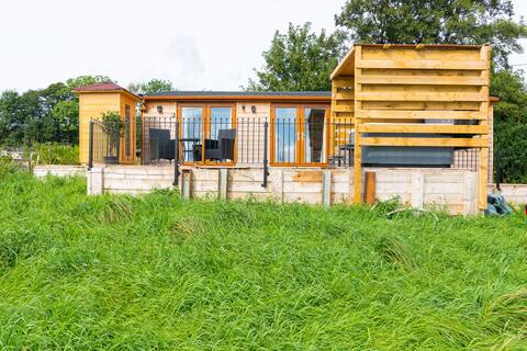 Alexa Lodge with private Hot Tub and Sauna