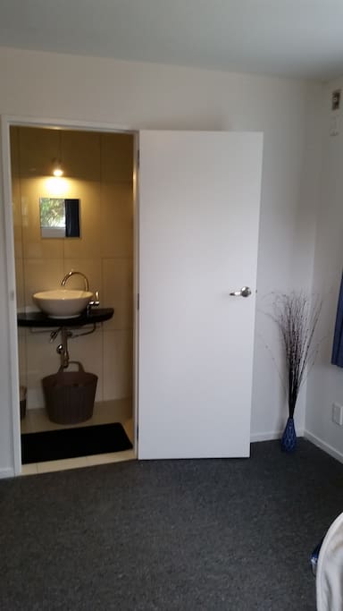 Double bedroom ensuit