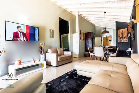 HiddenTreasure 2BR2Bth Pool 24h Sec FullyAC HWater