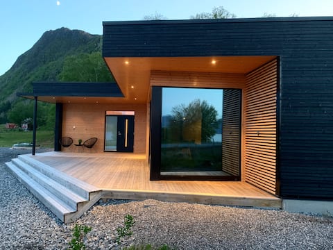 Sunnmørsalpane Fjord Lodge