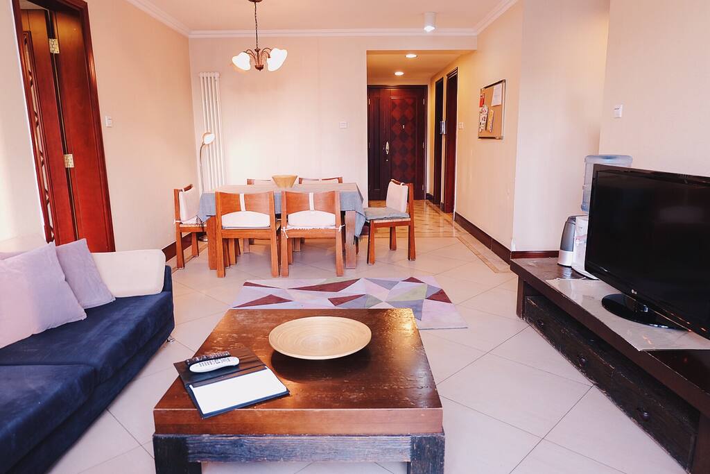 Spacious living room