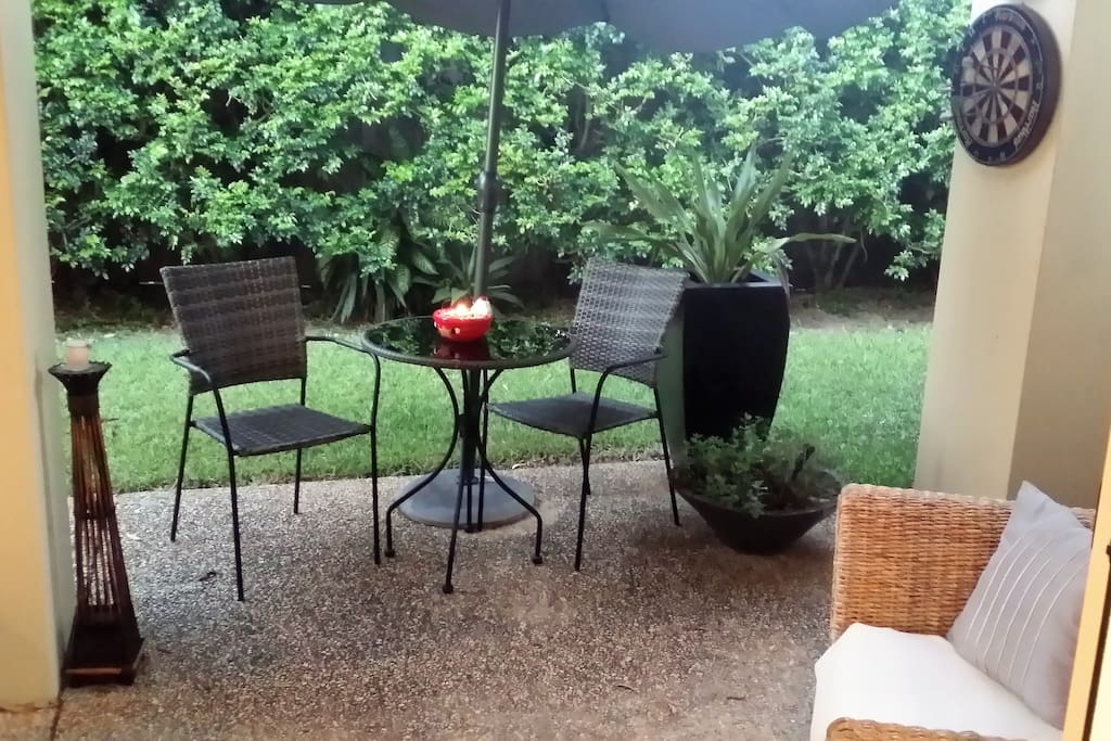 Large courtyard for alfresco entertainment