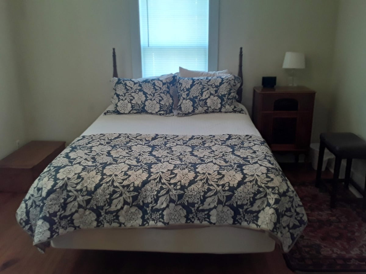 Farmer's Daughter bedroom at The Farm at St. Florian in Saint Florian