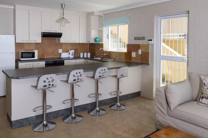 Lower Deck @ Cape-x-ta-Sea gallery image 4