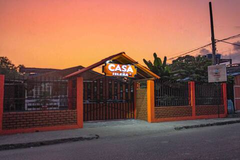 House 100 meters from the beach with a private park.