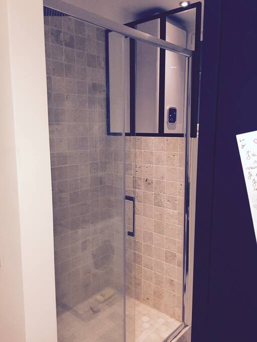 Grande douche à l'italienne