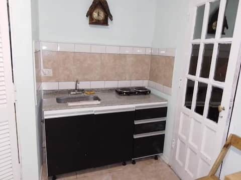 Airbnb con mejor rendimiento: Very quiet, cozy apartment across from the park en San Clemente Del Tuyú
