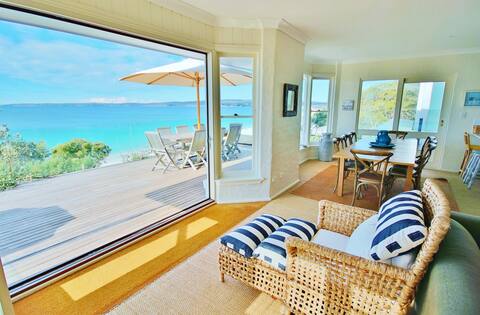 Beachfront at Hyams Beach - "Elandra"